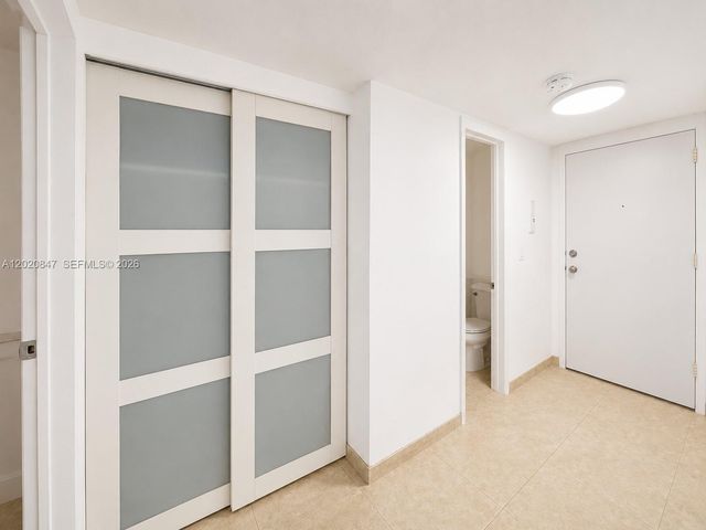 1460 NE 169th St 108, North Miami Beach, FL 33162
