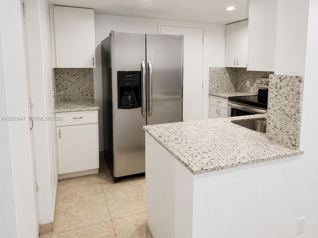 1460 NE 169th St 108, North Miami Beach, FL 33162