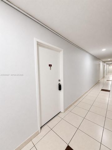 1460 NE 169th St 108, North Miami Beach, FL 33162