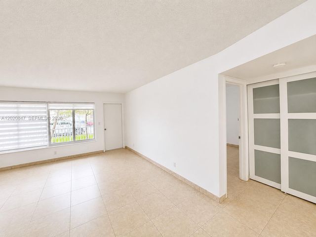 1460 NE 169th St 108, North Miami Beach, FL 33162
