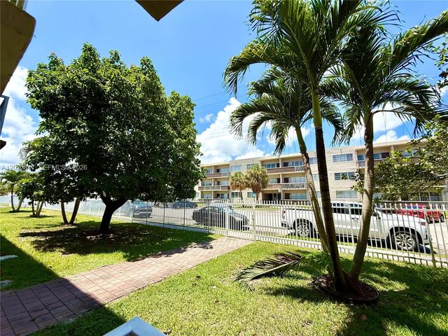 1460 NE 169th St 108, North Miami Beach, FL 33162