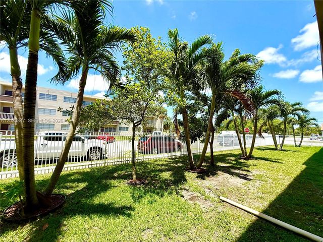 1460 NE 169th St 108, North Miami Beach, FL 33162
