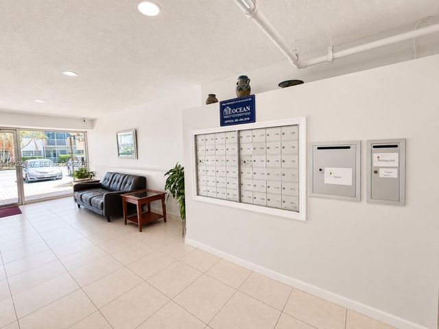1460 NE 169th St 108, North Miami Beach, FL 33162