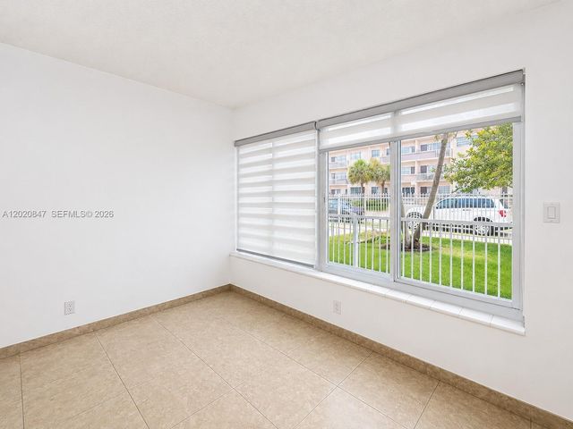 1460 NE 169th St 108, North Miami Beach, FL 33162