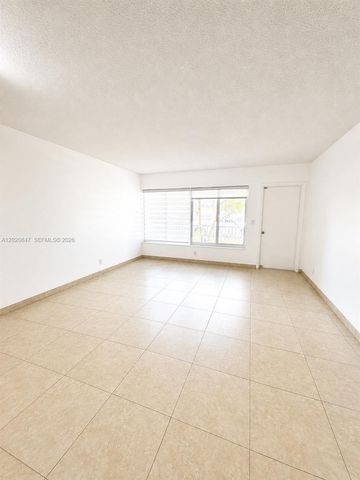1460 NE 169th St 108, North Miami Beach, FL 33162