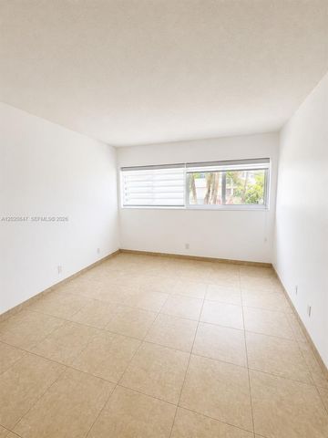 1460 NE 169th St 108, North Miami Beach, FL 33162