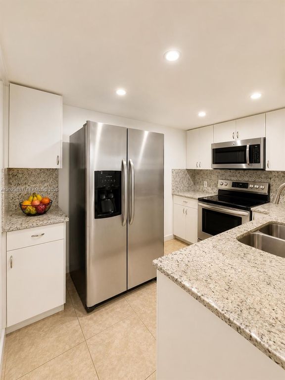 1460 NE 169th St 108, North Miami Beach, FL 33162