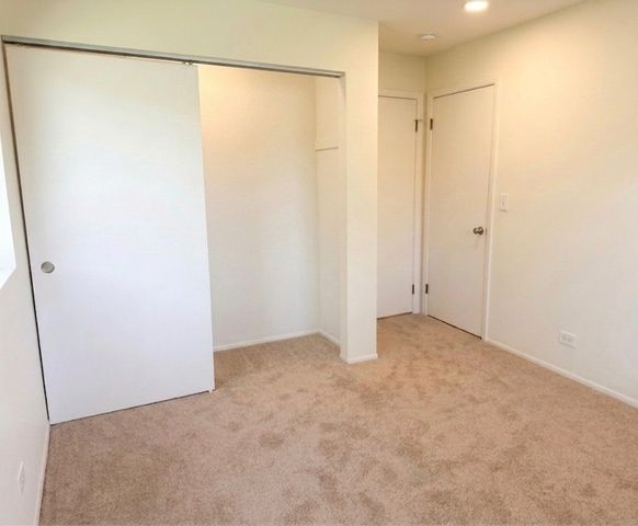1327 WILLIAMSBURG Drive D2, Schaumburg, IL 60193