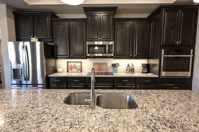 7601 Murcia Drive, Fort Worth, TX 76123