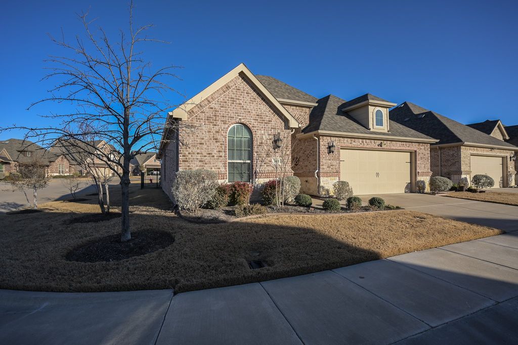 7601 Murcia Drive, Fort Worth, TX 76123