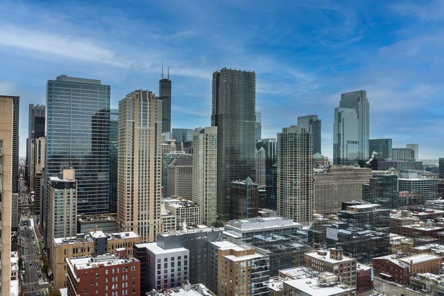 33 W Ontario Street 37ES, Chicago, IL 60610