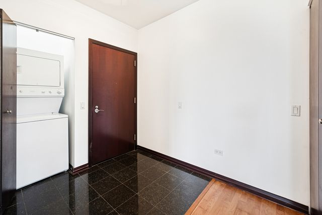 33 W Ontario Street 37ES, Chicago, IL 60610