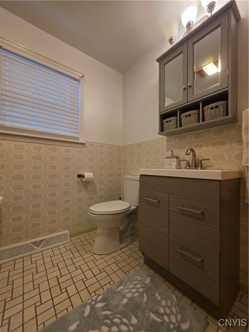 515 Locust Drive, Utica, NY 13502