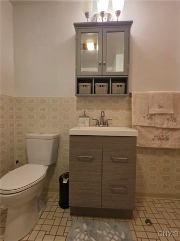 515 Locust Drive, Utica, NY 13502