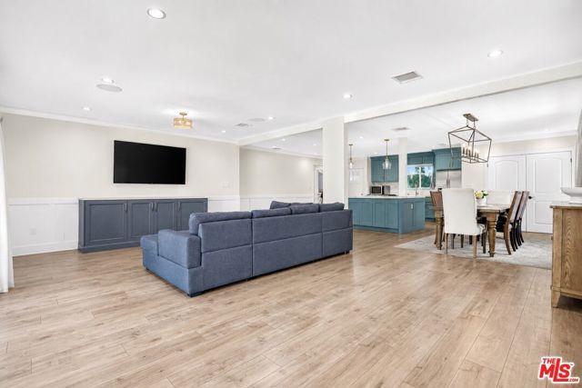 7550 Ruffner Avenue, Van Nuys (los Angeles), CA 91406