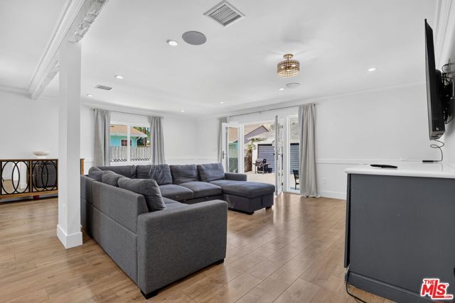 7550 Ruffner Avenue, Van Nuys (los Angeles), CA 91406