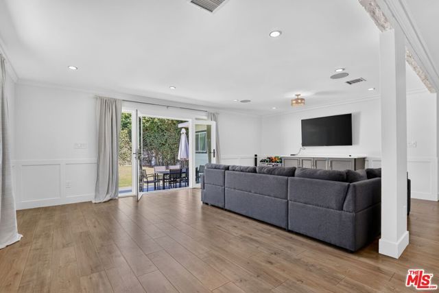 7550 Ruffner Avenue, Van Nuys (los Angeles), CA 91406