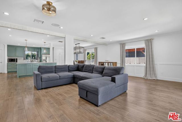 7550 Ruffner Avenue, Van Nuys (los Angeles), CA 91406