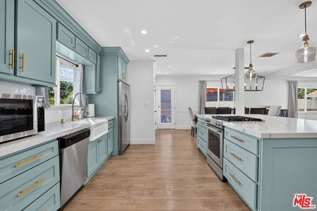 7550 Ruffner Avenue, Van Nuys (los Angeles), CA 91406