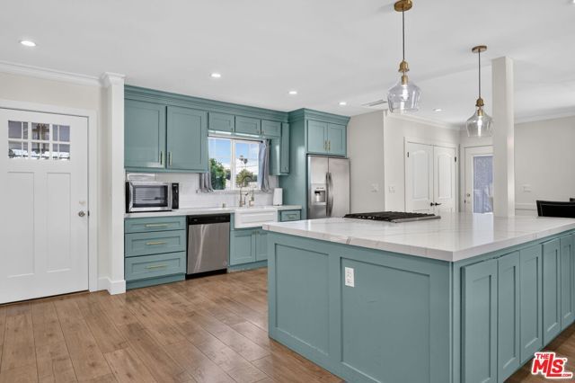 7550 Ruffner Avenue, Van Nuys (los Angeles), CA 91406