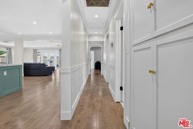 7550 Ruffner Avenue, Van Nuys (los Angeles), CA 91406
