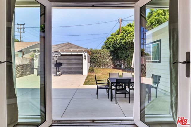 7550 Ruffner Avenue, Van Nuys (los Angeles), CA 91406