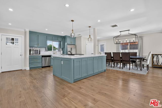 7550 Ruffner Avenue, Van Nuys (los Angeles), CA 91406