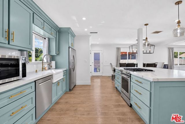 7550 Ruffner Avenue, Van Nuys (los Angeles), CA 91406
