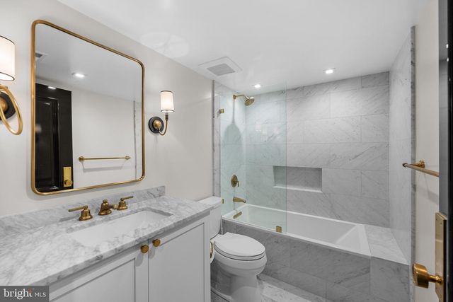 1524 SWANN ST NW, Washington, DC 20009