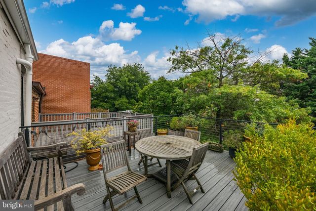 1524 SWANN ST NW, Washington, DC 20009