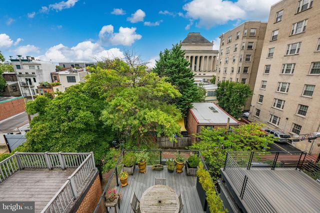 1524 SWANN ST NW, Washington, DC 20009