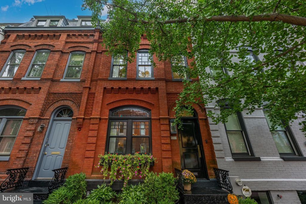 1524 SWANN ST NW, Washington, DC 20009