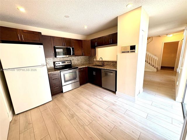 11196 Longboat Dr, Cooper City, FL 33026