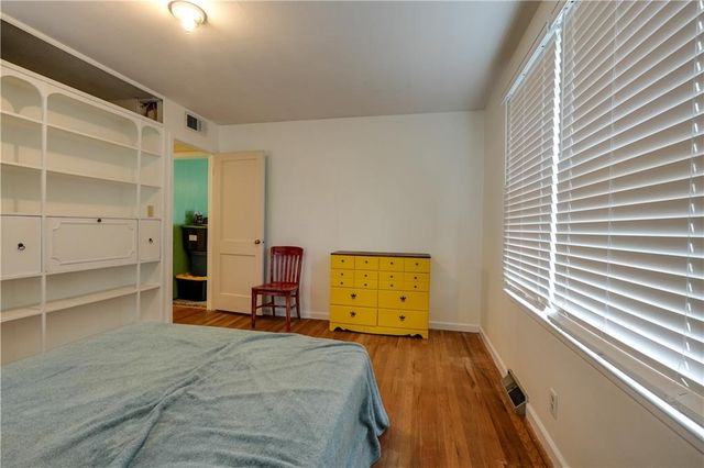 10709 E 27th Terrace S, Independence, MO 64052