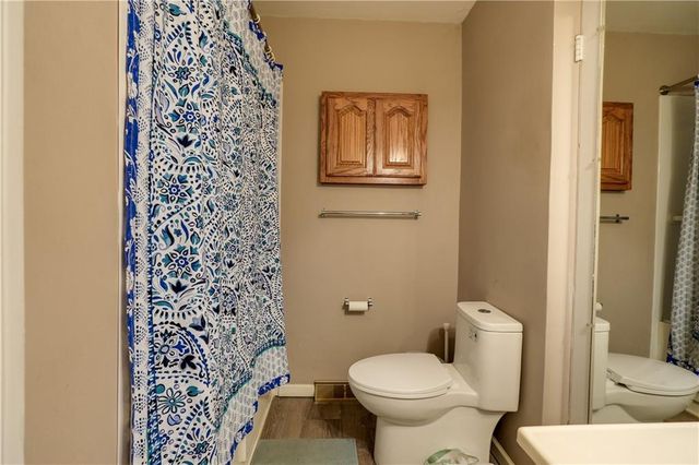 10709 E 27th Terrace S, Independence, MO 64052