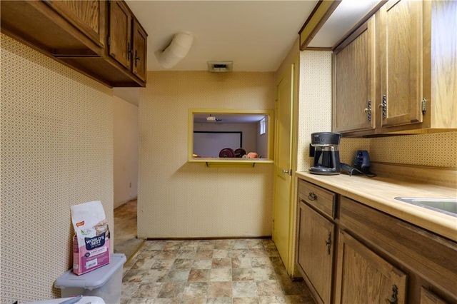 10709 E 27th Terrace S, Independence, MO 64052