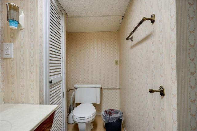 10709 E 27th Terrace S, Independence, MO 64052