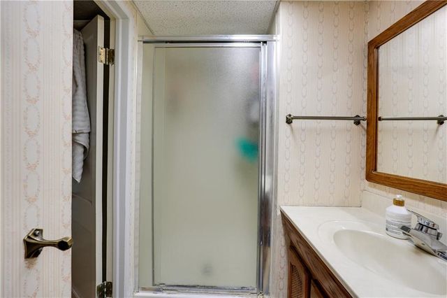 10709 E 27th Terrace S, Independence, MO 64052