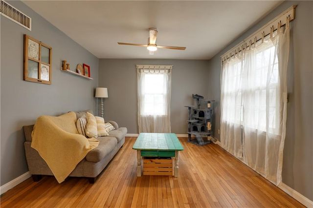 10709 E 27th Terrace S, Independence, MO 64052