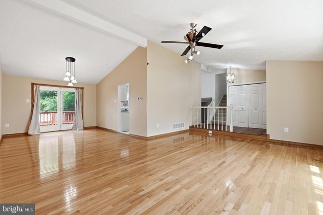 18007 SILVER LEAF DR, Gaithersburg, MD 20877