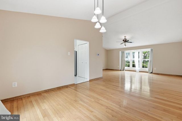 18007 SILVER LEAF DR, Gaithersburg, MD 20877