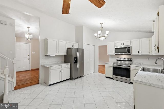 18007 SILVER LEAF DR, Gaithersburg, MD 20877