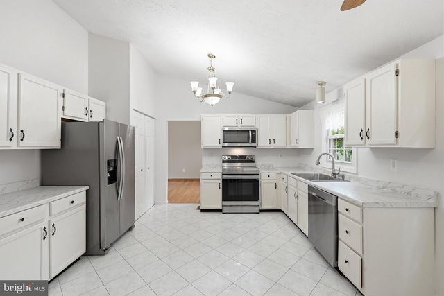 18007 SILVER LEAF DR, Gaithersburg, MD 20877