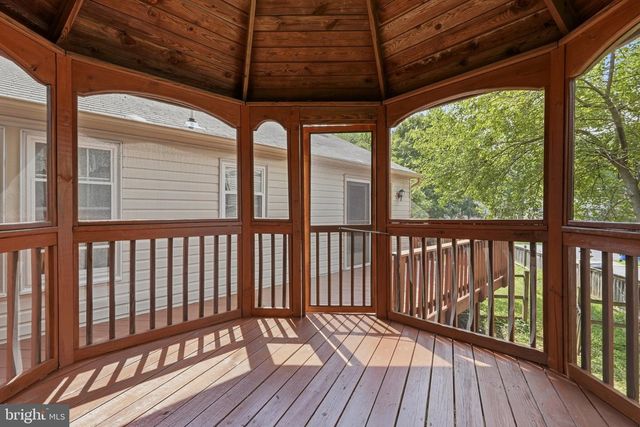 18007 SILVER LEAF DR, Gaithersburg, MD 20877