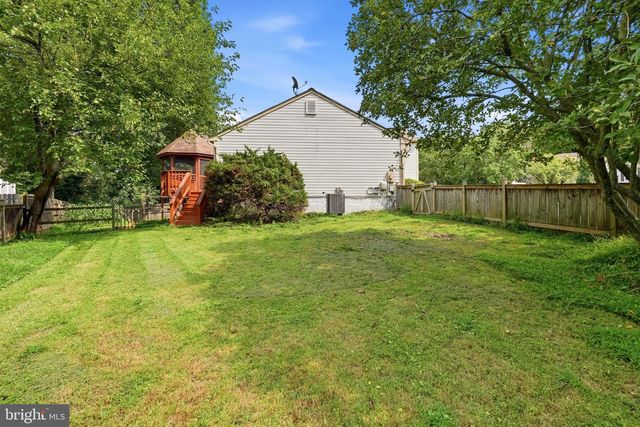 18007 SILVER LEAF DR, Gaithersburg, MD 20877