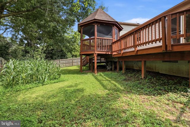 18007 SILVER LEAF DR, Gaithersburg, MD 20877