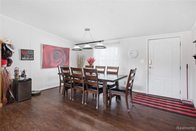 9857 Rembrandt Way, Fenton, MI 48430