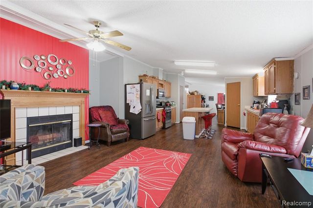 9857 Rembrandt Way, Fenton, MI 48430