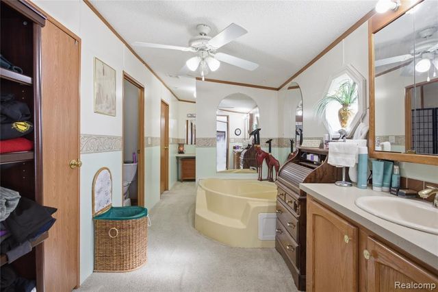 9857 Rembrandt Way, Fenton, MI 48430