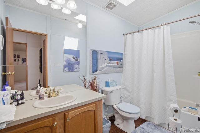 9857 Rembrandt Way, Fenton, MI 48430